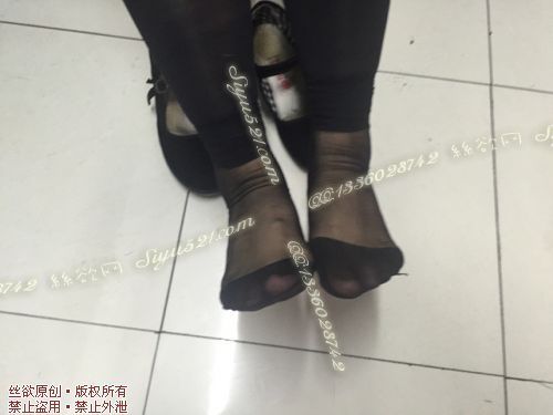 原味丝袜|袜类,臭短丝袜,致命臭(此活动MM随机，不能指定)——2017年8月初、中旬顾客订购致命臭活动MM（酒店妹妹-黑丝袜）现收足底实拍，不可选择MM，免费附带无水印高清收购足底实拍图。