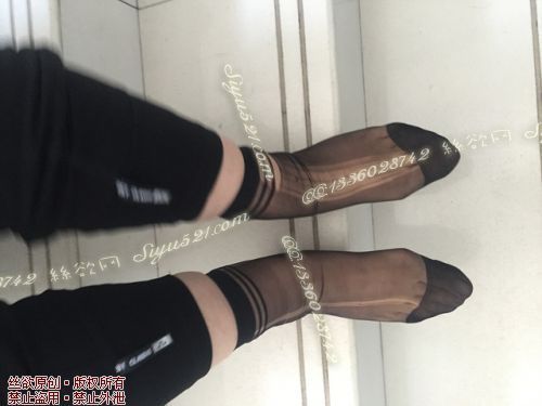 原味丝袜|袜类,臭短丝袜,致命臭(此活动MM随机，不能指定)——2017年10月下旬顾客订购致命臭活动MM（珠宝02妹妹-黑丝）现收足底实拍，不可选择MM，免费附带无水印高清收购足底