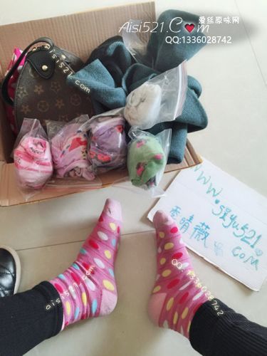 原味丝袜|袜类,现货5条以上臭袜打包,圣诞特辑：【包含6双】穿足一周健身房爬山逛街足疗所穿卡通吸汗吸味的棉袜超级黏脚丫脱不下来可以立起来老谭酸菜袜六双福袋礼包【即刻恭请单次满千御赐奢宠圣诞礼包】