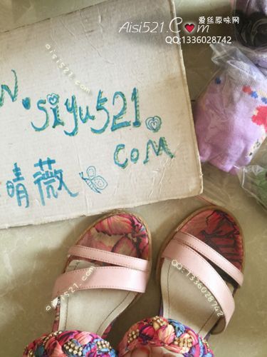 原味女鞋|鞋类,凉鞋拖鞋,圣诞特辑，下单满千御赐本主开光奢宠闲置礼包。不配鞋面只配鞋底，脚掌位置摩擦出的痕迹【本页面出售的是重痕迹坡跟凉拖】