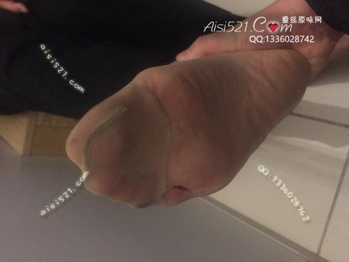 原味丝袜|袜类,臭短丝袜,致命臭(此活动MM随机，不能指定)——2017年12月下旬顾客订购致命臭活动MM（导购新妹妹妹妹-26脚汗沁润的酸臭肉丝）现收足底实拍，不可选