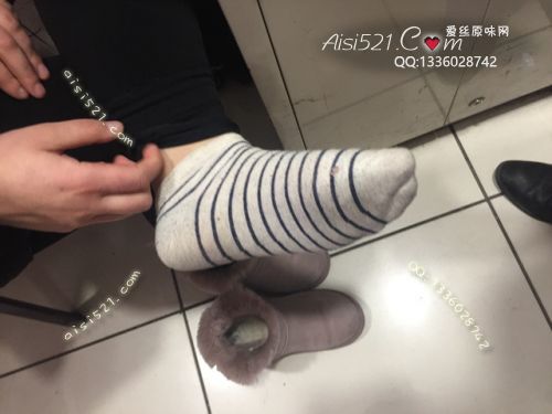 原味丝袜|袜类,臭棉袜,致命臭(此活动MM随机，不能指定)——2017年12月下旬顾客订购致命臭活动MM（化妆33妹妹-棉袜）现收足底实拍，不可选