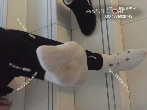 原味丝袜|袜类,臭棉袜,致命臭(此活动MM随机，不能指定)——2017年12月下旬顾客订购致命臭活动MM（珠宝02妹妹-棉袜）现收足底实拍，不可选