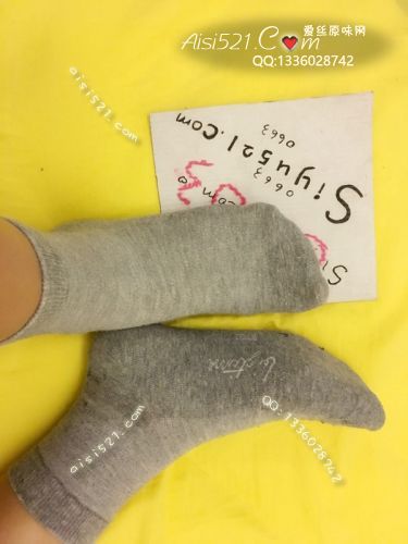 原味丝袜|袜类,臭棉袜,文艺系列の穿得好旧的充满汗水味道学院风棉袜袜