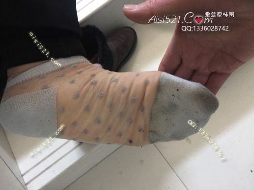 原味丝袜|袜类,臭短丝袜,致命臭(此活动MM随机，不能指定)——2018年1月初旬顾客订购致命臭活动MM（珠宝03妹妹-一周不洗的卡通丝）现收足底实拍，不可选