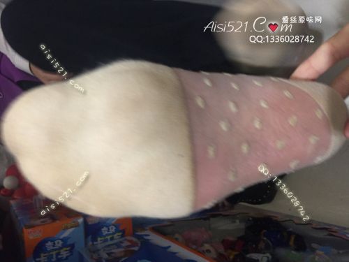 原味丝袜|袜类,臭短丝袜,致命臭(此活动MM随机，不能指定)——2018年1月初旬顾客订购致命臭活动MM（导购25妹妹-恶臭卡通丝 大汗脚妹妹 性感粉色卡通丝 极品味道）现收足底实拍，不可选