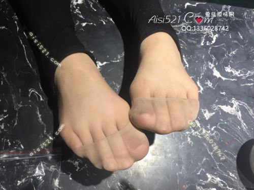 原味丝袜|袜类,臭短丝袜,致命臭(此活动MM随机，不能指定)——2018年1月下旬顾客订购致命臭活动MM（烤肉07妹妹-肉丝）现收足底实拍，不可选