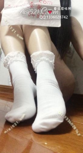 原味丝袜|袜类,臭棉袜,最喜欢白袜子了穿得湿脏痕迹会很明显不过不是踩地板弄脏的啦