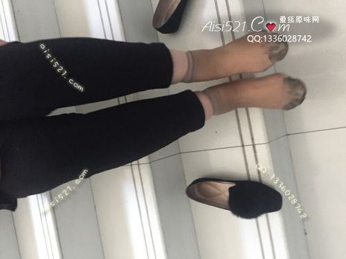 原味丝袜|袜类,臭短丝袜,致命臭(此活动MM随机，不能指定)——2018年3月下旬顾客订购致命臭活动MM（珠宝02妹妹-咖啡丝）现收足底实拍