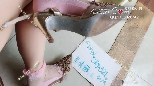 原味女鞋|鞋类,高中短跟,从现在我就是你的女王,你是我的奴隶,用嘴脱掉我的彩钻尖头香鞋！