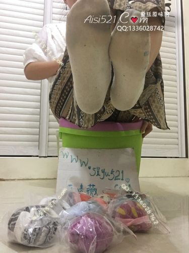 原味丝袜|袜类,现货5条以上臭袜打包,不服来验！超美高贵气质半脸祖宗美S，10双打包出售重口让努努个个拜服！[本页面出售的是打包极臭卡通白棉袜10对]