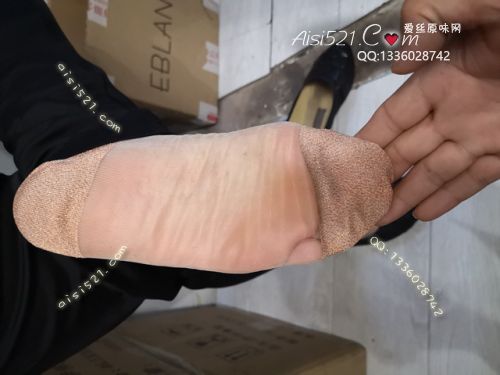 原味丝袜|袜类,臭短丝袜,爱丽丝（本土的BYD）——2018年8月中、下旬赠送顾客（导购熟女-肉色卡通丝），此活动免费拍摄打包图