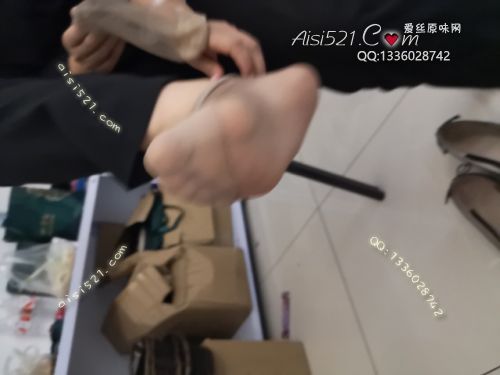 原味丝袜|袜类,臭短丝袜,致命臭(此活动MM随机，不能指定)——2018年8月中、下旬顾客订购致命臭活动MM（化妆品店长-咖啡丝）现收足底实拍