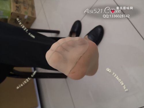 原味丝袜|袜类,臭短丝袜,致命臭(此活动MM随机，不能指定)——2018年9月初旬顾客订购致命臭活动MM（化妆品店长-恶臭肉丝）现收足底实拍