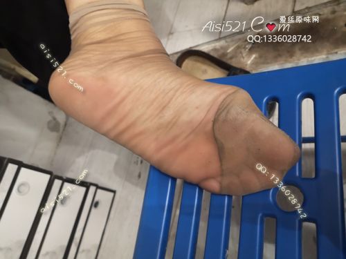 原味丝袜|袜类,臭短丝袜,爱丽丝(此活动可指定MM，但袜类随机)——2018年9月下旬赠送顾客（熟女美女-咖啡丝），此活动免费拍摄打包图