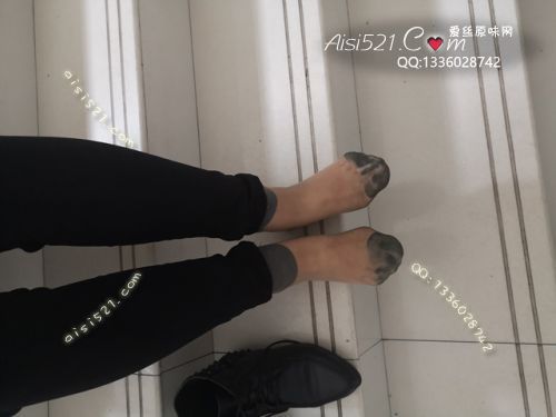 原味丝袜|袜类,臭短丝袜,爱丽丝(此活动可指定MM，但袜类随机)——2018年10月份顾客订购（珠宝02妹妹-咖啡丝），此活动免费拍摄打包图