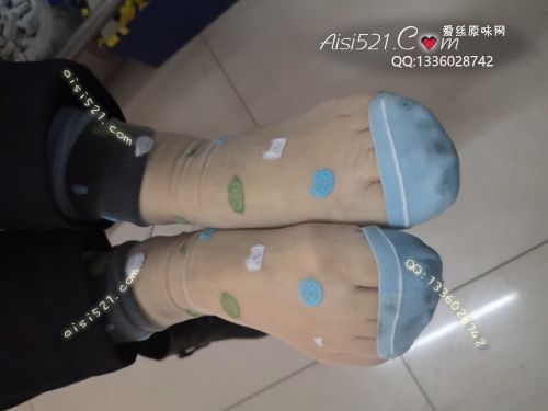 原味丝袜|袜类,臭短丝袜,致命臭(此活动MM随机，不能指定)——2018年11月上旬顾客订购致命臭活动MM（导购新妹妹-恶臭级别丝袜脚）现收足底实拍