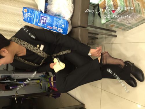 原味丝袜|袜类,臭短丝袜,爱丽丝(此活动可指定MM，但袜类随机)——2018年11月中下旬顾客【双11买2赠1活动火爆订购】（珠宝店长-高跟黑丝袜），此活动免费拍摄打包图