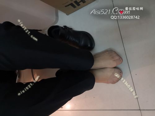 原味丝袜|袜类,臭短丝袜,致命臭(此活动MM随机，不能指定)——2018年11月中下旬顾客【双11买2赠1活动火爆订购】（导购14美女-臭咖啡丝）现收足底实拍