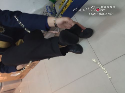 原味丝袜|袜类,臭棉袜,致命臭(此活动MM随机，不能指定)——2018年11月中下旬【双11买2增1活动】赠送顾客（导购16美女-恶臭棉袜）现收足底实拍