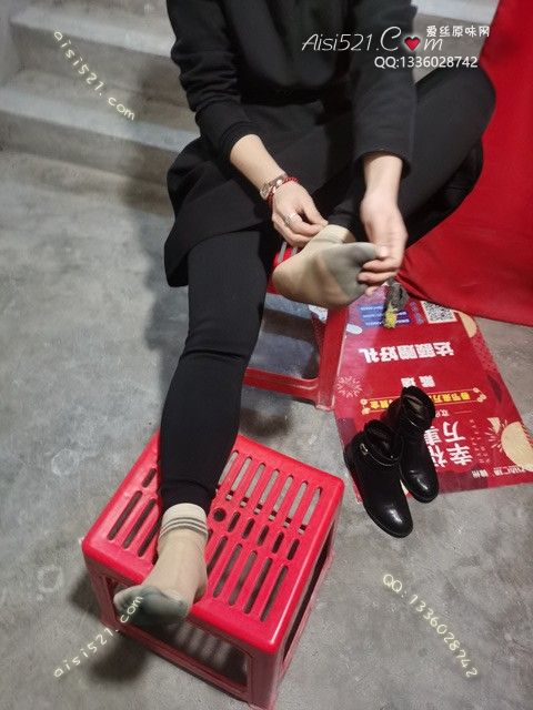 原味丝袜|袜类,臭短丝袜,爱丽丝(此活动可指定MM，但袜类随机)——2024年04月份顾客预订奢04肉色短丝