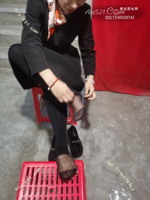 原味丝袜|袜类,臭短丝袜,爱丽丝(此活动可指定MM，但袜类随机)——2024年04月份顾客预订奢04黑丝