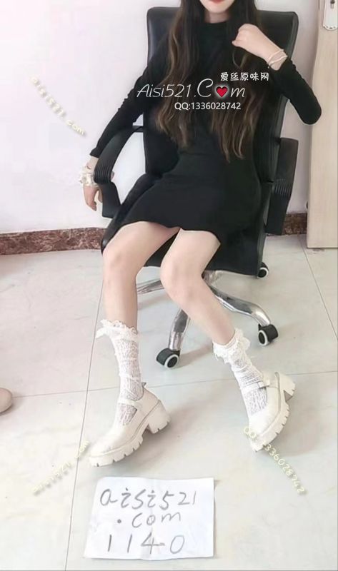 刚脱下来的丝袜，味道很浓原味丝袜|袜类臭短丝袜