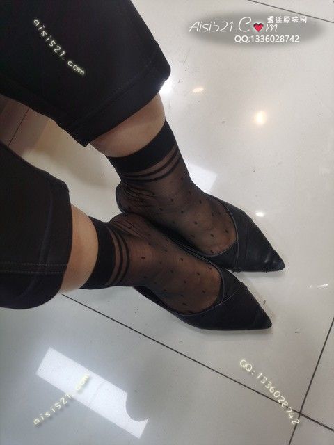 原味丝袜|袜类,臭短丝袜,爱丽丝(此活动可指定MM，但袜类随机)——2024年04月份顾客预订导购06性感高跟黑丝