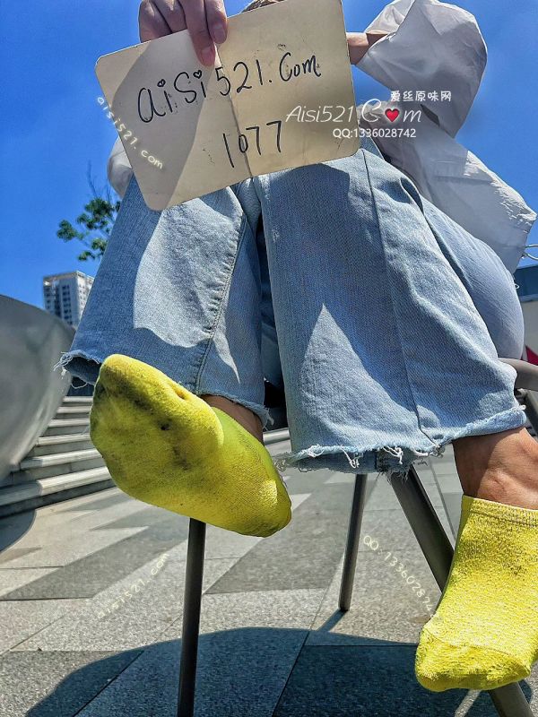 原味丝袜|袜类,臭棉袜,酸臭难耐“臭气冲天”闻一下就倒～反胃哈哈 嗷嗷臭黄色袜袜，都穿的变绿了。。。
