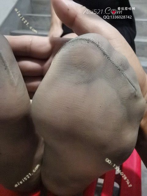 爱丽丝(此活动可指定MM，但袜类随机)——2024年08月份顾客预订奢04大汗脚妹妹汗渍满满肉色连裤原味丝袜|袜类臭连裤袜