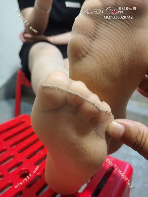 爱丽丝(此活动可指定MM，但袜类随机)——2024年08月份顾客预订奢13肉色连裤原味丝袜|袜类臭连裤袜