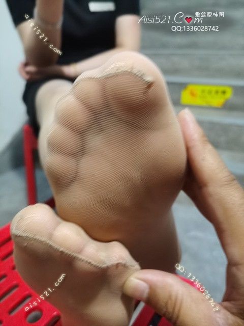 爱丽丝(此活动可指定MM，但袜类随机)——2024年08月份顾客预订奢13肉色连裤原味丝袜|袜类臭连裤袜