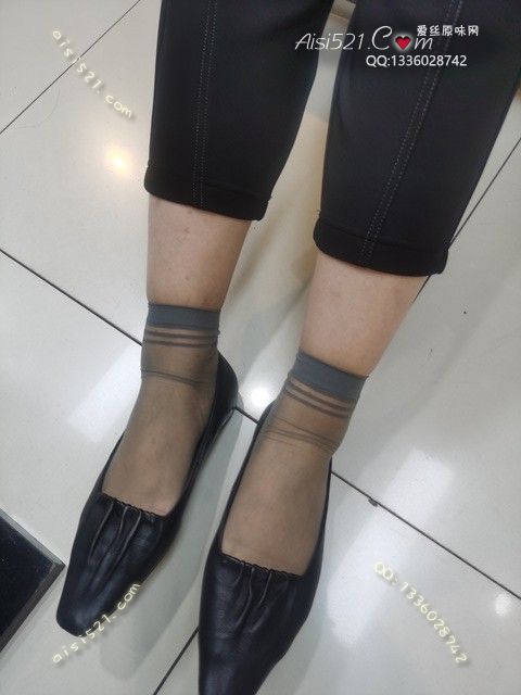 爱丽丝(此活动可指定MM，但袜类随机)——2024年08月份顾客预订导购06性感熟女灰丝原味丝袜|袜类臭短丝袜