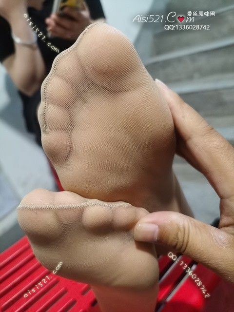 爱丽丝(此活动可指定MM，但袜类随机)——2024年08月份顾客预订奢13肉色连裤原味丝袜|袜类臭连裤袜