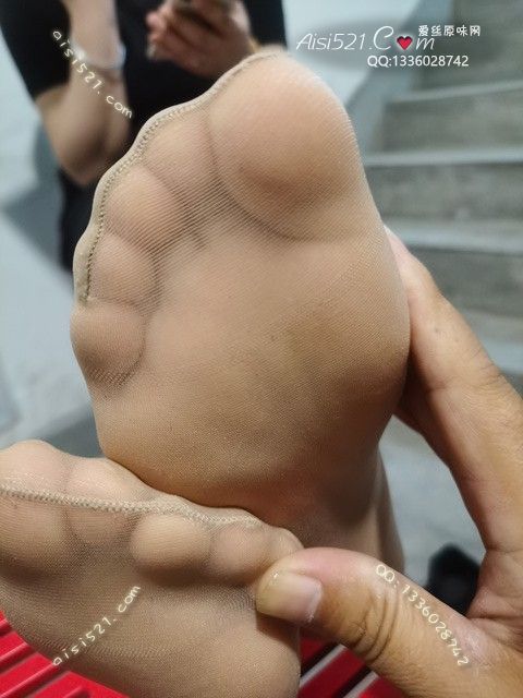 爱丽丝(此活动可指定MM，但袜类随机)——2024年08月份顾客预订奢13肉色连裤原味丝袜|袜类臭连裤袜