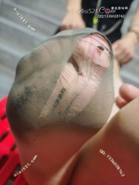 爱丽丝(此活动可指定MM，但袜类随机)——2024年08月份顾客预订奢04肉色连裤原味丝袜|袜类臭连裤袜