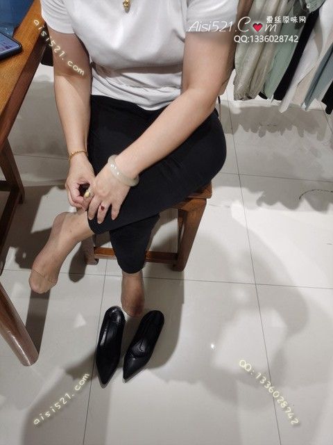 爱丽丝(此活动可指定MM，但袜类随机)——2024年08月份顾客预订导购04汗渍明显酸臭咖啡丝原味丝袜|袜类臭短丝袜