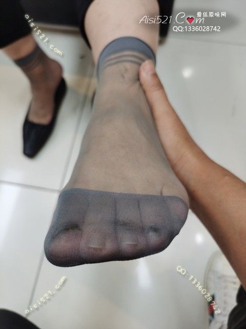 爱丽丝(此活动可指定MM，但袜类随机)——2024年08月份顾客预订导购06性感灰丝原味丝袜|袜类臭短丝袜