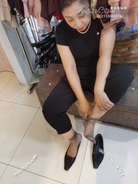 爱丽丝(此活动可指定MM，但袜类随机)——2024年08月份顾客预订导购06灰丝原味丝袜|袜类臭短丝袜