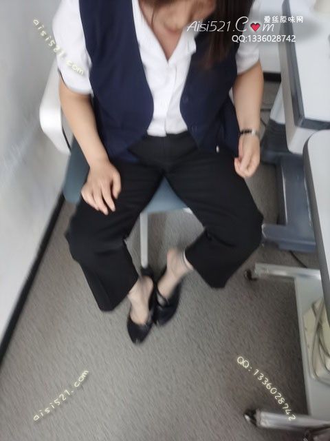 爱丽丝(此活动可指定MM，但袜类随机)——2024年08月份顾客预订导购09灰丝原味丝袜|袜类臭短丝袜