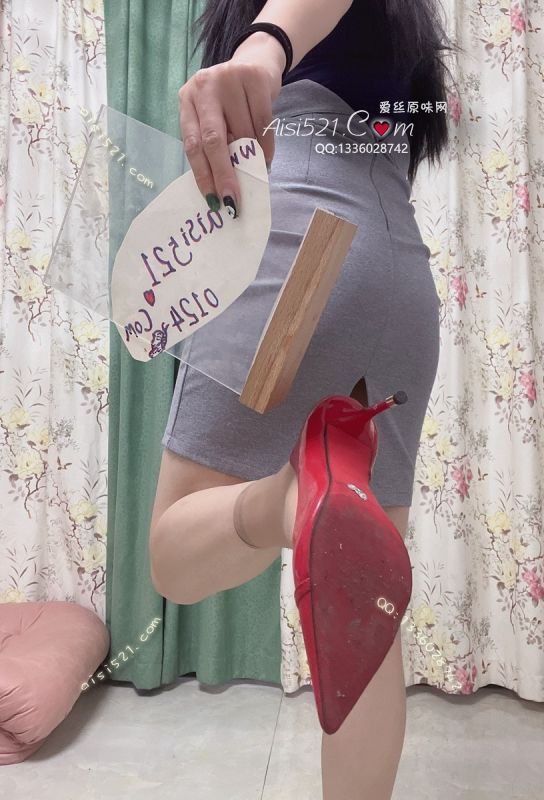 原味女鞋|鞋类,休闲平底,太特喵爽啦，看着主人的穿着照片冲噢！闻舔啃食皆可~味道咸酸浓郁~太顶啦