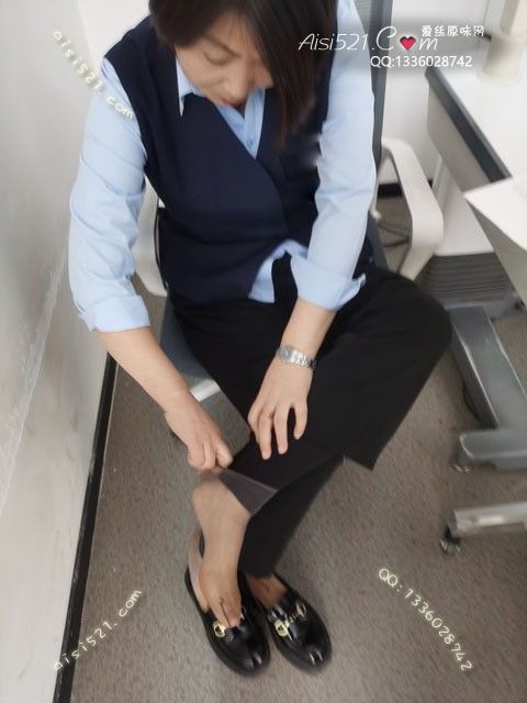 爱丽丝(此活动可指定MM，但袜类随机)——2024年09月份顾客预订导购09足尖透明灰丝原味丝袜|袜类臭短丝袜