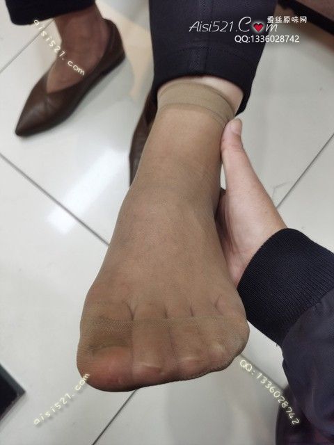 爱丽丝(此活动可指定MM，但袜类随机)——2024年10月份顾客预订导购06咖啡丝原味丝袜|袜类臭短丝袜