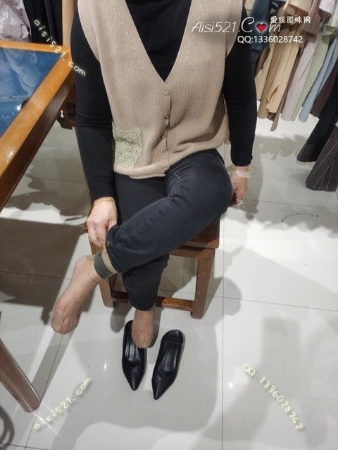 爱丽丝(此活动可指定MM，但袜类随机)——2024年10月份顾客预订导购04工作高跟及咖啡丝原味丝袜|袜类臭短丝袜