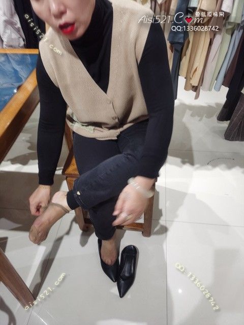 爱丽丝(此活动可指定MM，但袜类随机)——2024年10月份顾客预订导购04工作高跟及咖啡丝原味丝袜|袜类臭短丝袜