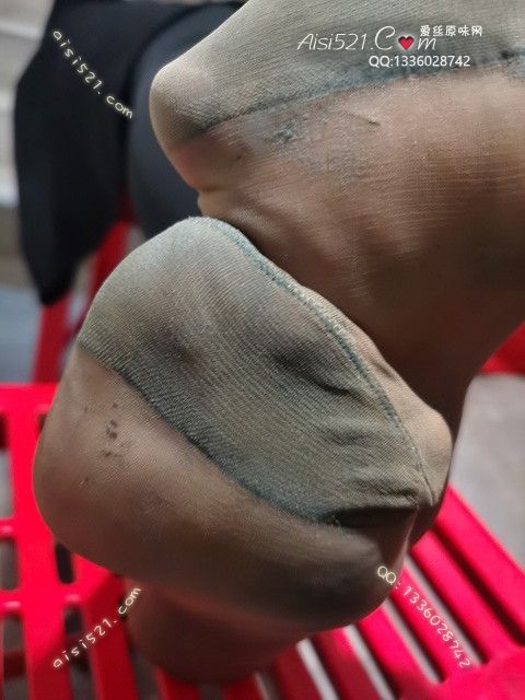 爱丽丝(此活动可指定MM，但袜类随机)——2024年10月份顾客预订奢04浓酸臭肉丝原味丝袜|袜类臭短丝袜