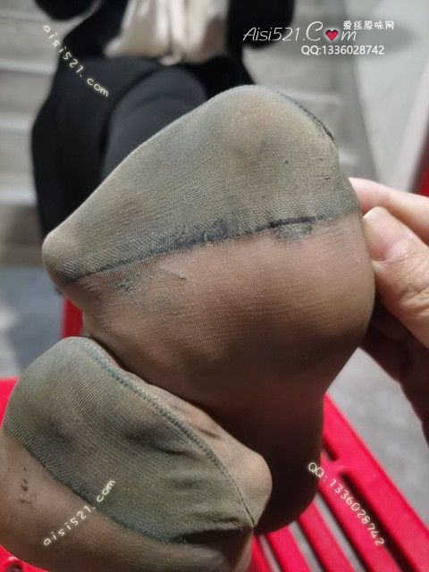 爱丽丝(此活动可指定MM，但袜类随机)——2024年10月份顾客预订奢04浓酸臭肉丝原味丝袜|袜类臭短丝袜