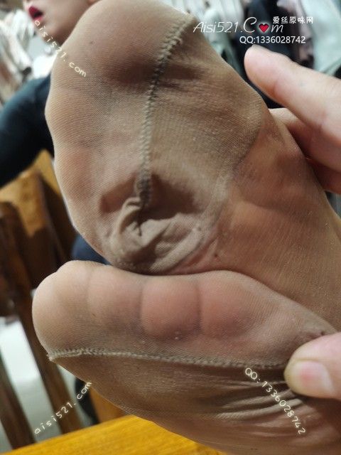 爱丽丝(此活动可指定MM，但袜类随机)——2024年11月份顾客预订导购04性感咖啡丝原味丝袜|袜类臭短丝袜