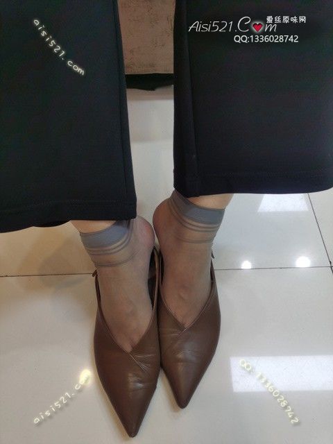 爱丽丝(此活动可指定MM，但袜类随机)——2024年11月份顾客预订导购06灰丝原味丝袜|袜类臭短丝袜