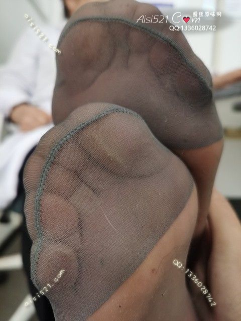 爱丽丝(此活动可指定MM，但袜类随机)——2024年11月份顾客预订导购新妹妹灰丝原味丝袜|袜类臭短丝袜